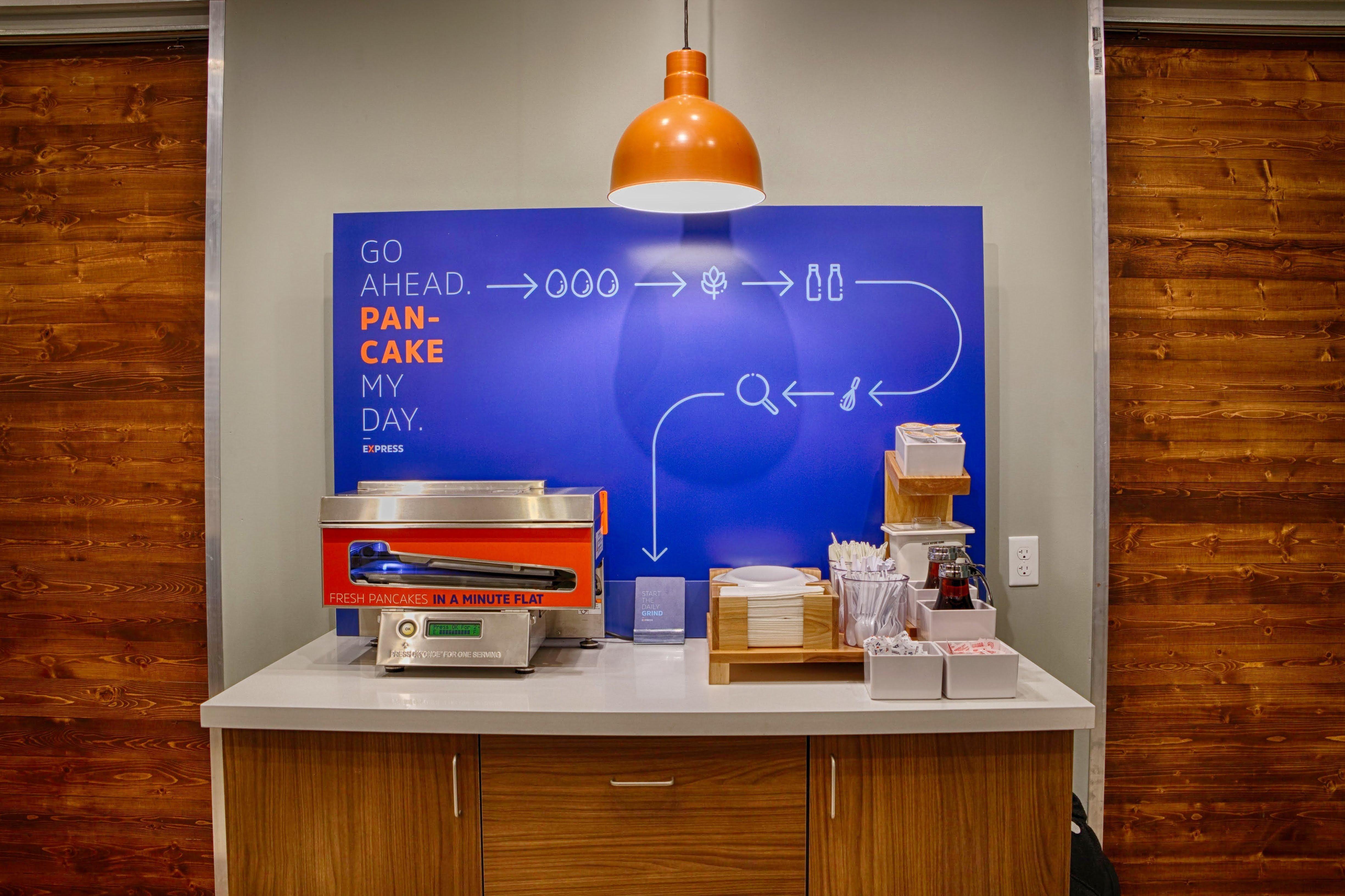 Holiday Inn Express Orlando - South Park By Ihg Williamsburg エクステリア 写真